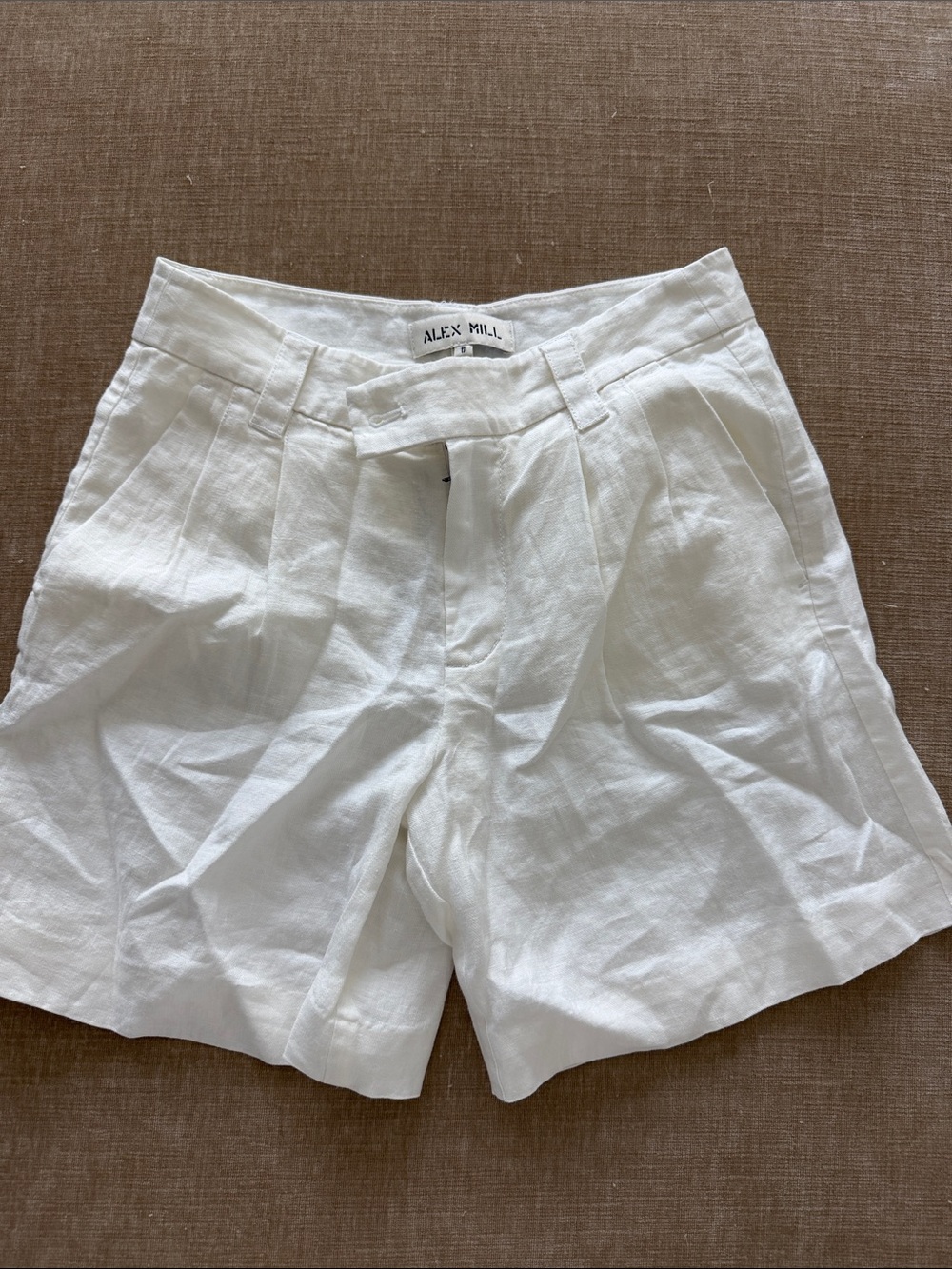 Alex Mill Bright White Linen Tailored Pleat Shorts size 0